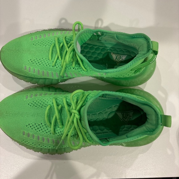 Moerdeng Tennis shoes - Picture 2 of 4